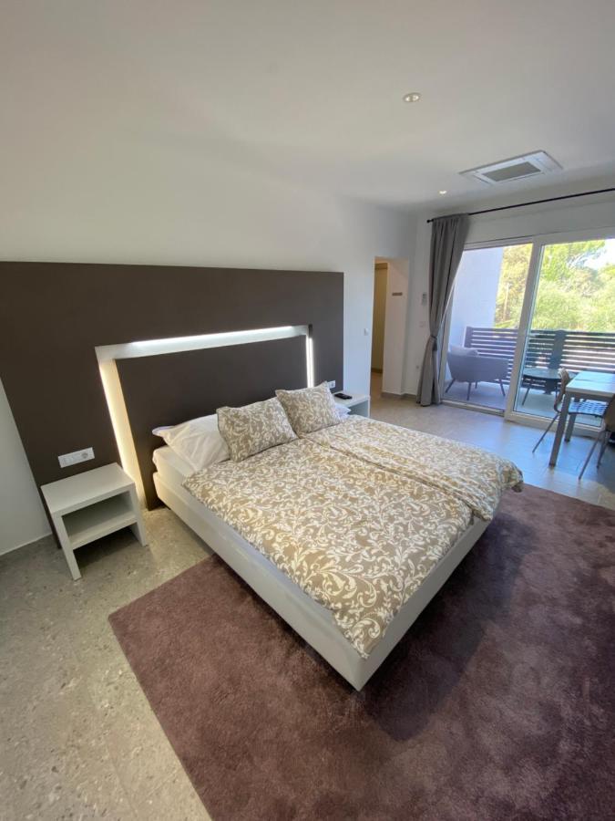 Apartmani Kumenat Биоград-на-Мору Экстерьер фото