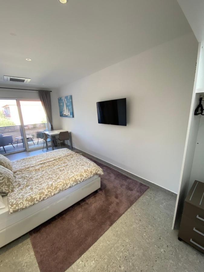 Apartmani Kumenat Биоград-на-Мору Экстерьер фото