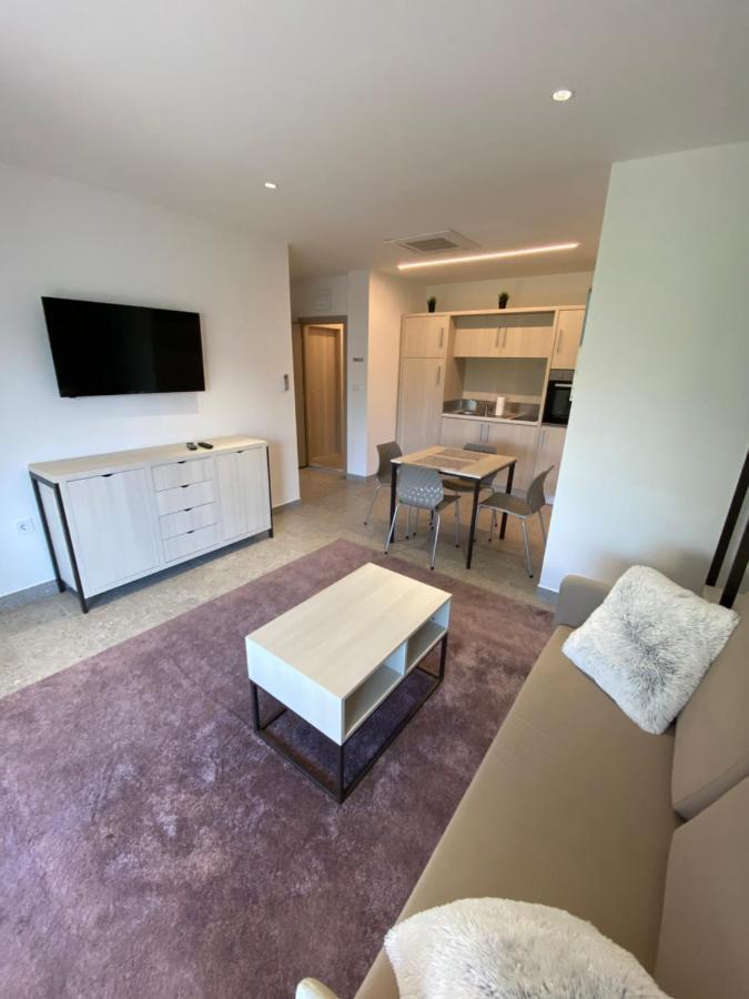 Apartmani Kumenat Биоград-на-Мору Экстерьер фото