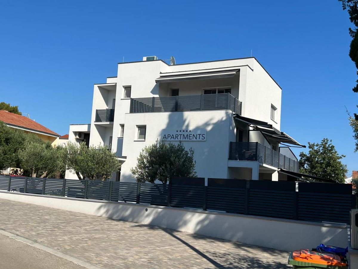 Apartmani Kumenat Биоград-на-Мору Экстерьер фото